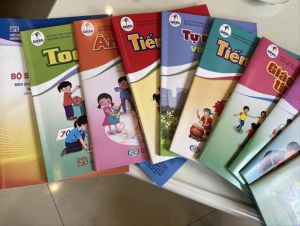 Duy trì chính sách bình ổn giá sách giáo khoa