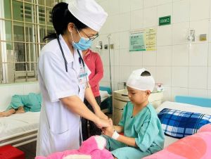 Cứu sống bệnh nhi bị tai nạn giao thông nghiêm trọng