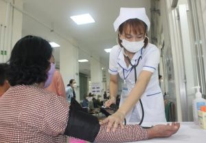 Nữ điều dưỡng có nhiều cách làm sáng tạo