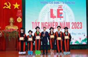 Thêm 345 tân cử nhân các ngành Y, Dược