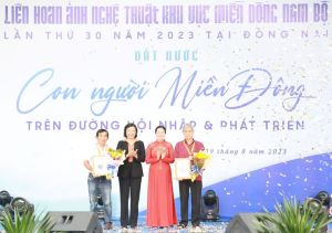 Tìm hướng tiếp cận giữa công chúng với tác phẩm văn học nghệ thuật