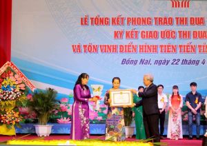 Những gương sáng thi đua lao động giỏi, lao động sáng tạo
