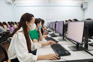 300 giáo viên thi Giáo viên giỏi ứng dụng công nghệ thông tin trong giảng dạy