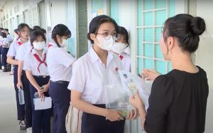 Cuộc đua vào lớp 10 trường công lập ngày càng khốc liệt