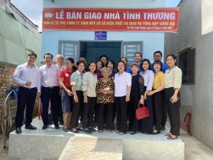 Trao tặng 5 căn nhà tình thương cho các hộ nghèo