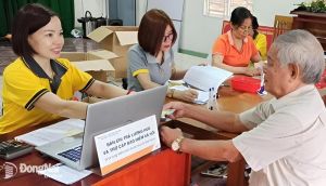 Đủ tuổi nghỉ hưu, nhưng chưa đủ năm tham gia BHXH: Đóng tiếp hay rút một lần?