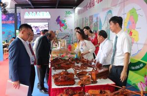 Chủ động thích ứng, tìm cách đưa làng nghề “vượt bão”