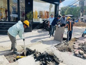 Mở rộng hai ngã ba tại khu vực Trung tâm thương mại Vincom