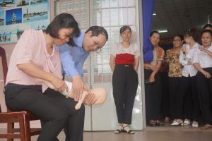Tập huấn sơ, cấp cứu cho hơn 100 giáo viên ở TP.Biên Hòa