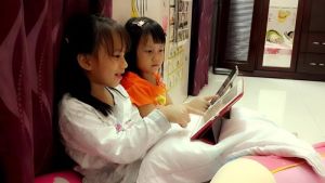 Trẻ em tiếp xúc sớm với internet: Cần định hướng đúng