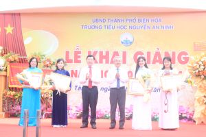 Chủ tịch Ủy ban MTTQ tỉnh đến dự lễ khai giảng Trường tiểu học Nguyễn An Ninh (TP.Biên Hoà