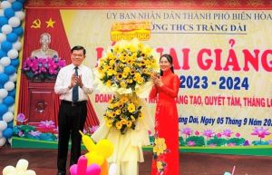 Bí thư Tỉnh ủy Nguyễn Hồng Lĩnh dự lễ khai giảng năm học mới tại Trường THCS Trảng Dài