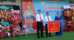 Hơn 1,6 ngàn học sinh trường THPT Vĩnh Cửu khai giảng năm học mới