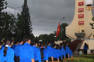 Chú trọng giáo dục, bồi dưỡng lý tưởng cách mạng cho thế hệ trẻ