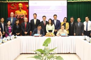 The signing of Memorandum of Understanding on Green Growth Cooperation in Dong Nai province.