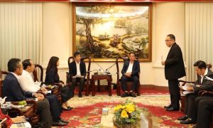 Quyền Chủ tịch UBND tỉnh Võ Tấn Đức làm việc với lãnh đạo Aeon Mall Việt Nam