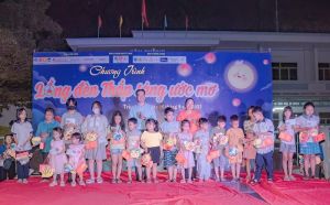 Hơn 1.000 thiếu nhi Trảng Bom tham dự chương trình Lồng đèn thắp sáng ước mơ