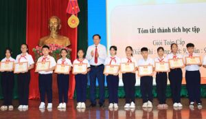 Công đoàn ngành Y tế tuyên dương 468 học sinh học giỏi sống tốt