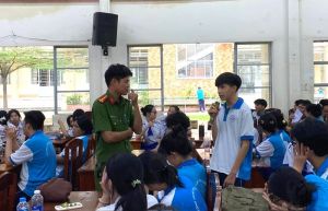 Đẩy mạnh tuyên truyền, phổ biến pháp luật trong đoàn viên học sinh khối THPT