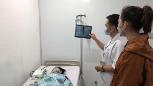 Khối sỏi thận khổng lồ lấp đầy quả thận phải của bệnh nhân