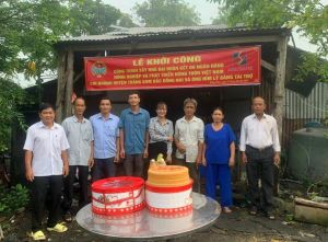 Khởi công xây nhà đại đoàn kết cho hộ khó khăn