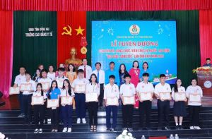 Mong phụ huynh cùng đồng hành với thầy cô