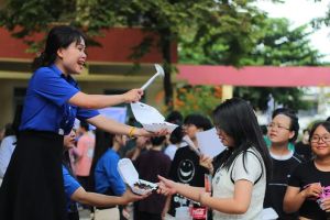 Khuyến khích con tham gia các hoạt động trải nghiệm