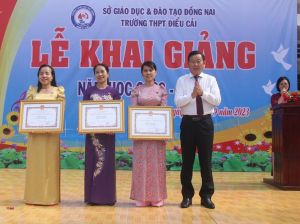 Trưởng ban Tổ chức Tỉnh ủy Đào Văn Phước dự lễ khai giảng tại Trường THPT Điểu Cải (H.Định Quán)