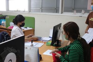 Lao động làm hồ sơ hưởng trợ cấp thất nghiệp giảm