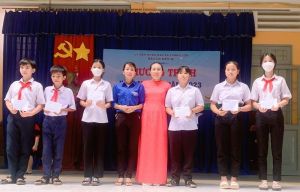 Đưa hoạt động móc len nghệ thuật vào trường học