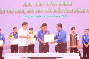 Nhân rộng điển hình trong thanh niên tôn giáo, dân tộc