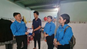 Họp mặt, tặng quà đoàn viên, công nhân có hoàn cảnh khó khăn