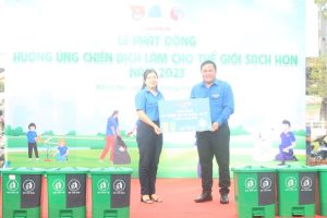 Đoàn viên thanh niên trong tỉnh chủ động, tích cực giữ gìn vệ sinh môi trường