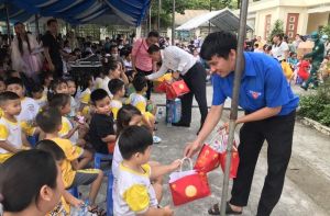 Góp phần đem lại Tết trung thu cho trẻ em