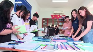 Sinh viên trao đổi sách: tiết kiệm chi phí, đa dạng nguồn tài liệu