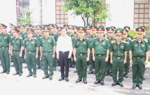 Bí thư Tỉnh ủy Nguyễn Hồng Lĩnh dâng hương đặt tượng Đại tướng Võ Nguyên Giáp