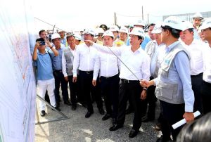 Phó Thủ tướng Trần Hồng Hà kiểm tra hiện trường tiến độ dự án Cảng hàng không Quốc tế Long Thành