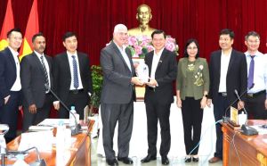 Bí thư Tỉnh ủy làm việc với Tập đoàn Coherent về đăng ký các dự án vào Đồng Nai