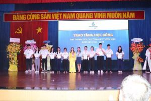 Hơn 1,5 ngàn tân sinh viên Trường Cao đẳng Công nghệ và quản trị Sonadezi dự khai giảng năm học mới