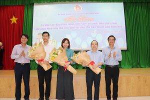 300 người tham gia toạ đàm tư vấn phát hiện sớm và điều trị bệnh ung thư