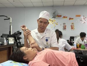 Kiên trì tập luyện để phục hồi chức năng sau đột quỵ