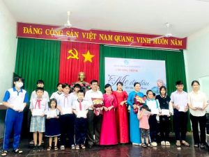 Trao tặng trên 2 tỷ đồng cho 508 trẻ mồ côi