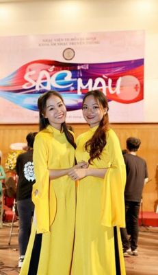 Học sinh dân tộc thiểu số theo đuổi ước mơ nghệ thuật