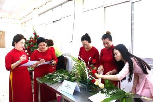 Sôi nổi các hoạt động chăm lo lao động nữ chào mừng ngày Phụ nữ Việt Nam 20-10