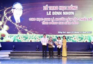 Thêm 90 học sinh dân tộc thiểu số được nhận học bổng Lê Đình Nhơn