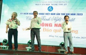 Những nghệ sĩ cao tuổi nhiệt huyết