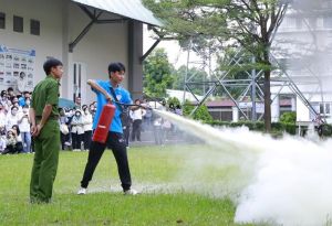 500 giảng viên, sinh viên được tập huấn phòng cháy chữa cháy