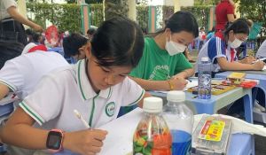 Để học sinh không phải chịu “áp lực kép”