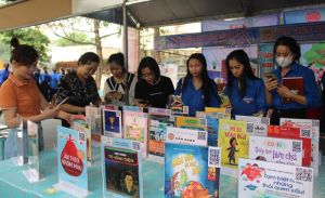 Hệ thống thư viện nỗ lực tìm kiếm bạn đọc