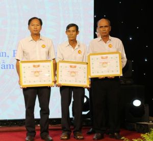 Hạt nhân gắn kết đồng bào Công giáo